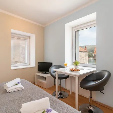 Apartment Leonarda *