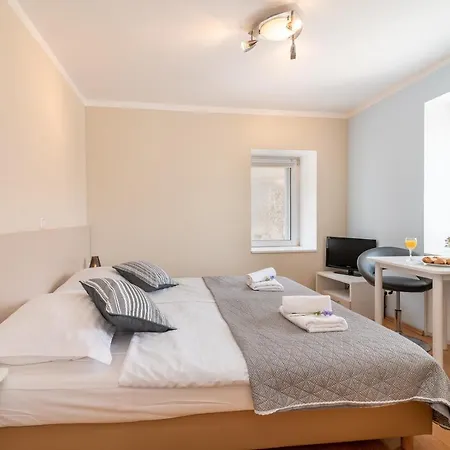 Apartment Leonarda *