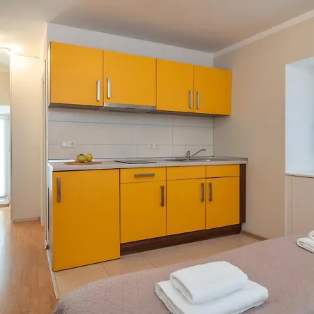 Leonarda Apartment *