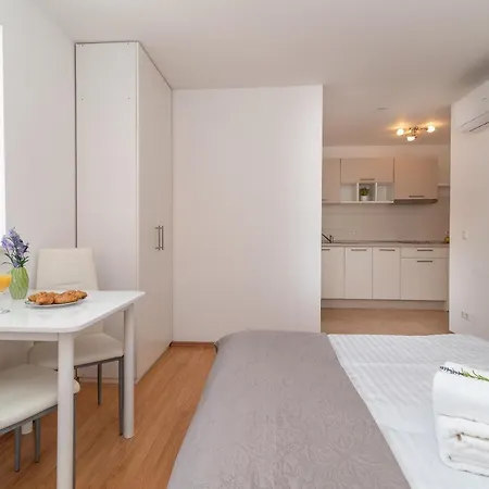 Apartament Leonarda *