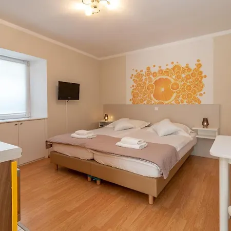 Leonarda Apartment Trogir