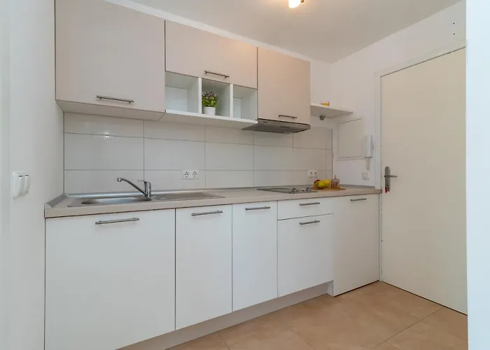 Leonarda Appartement *