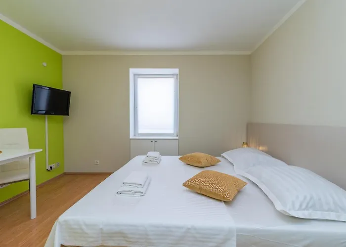 Leonarda Appartement *