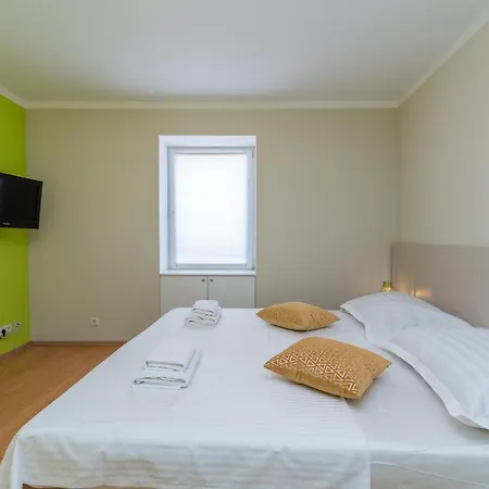 Leonarda Apartament *