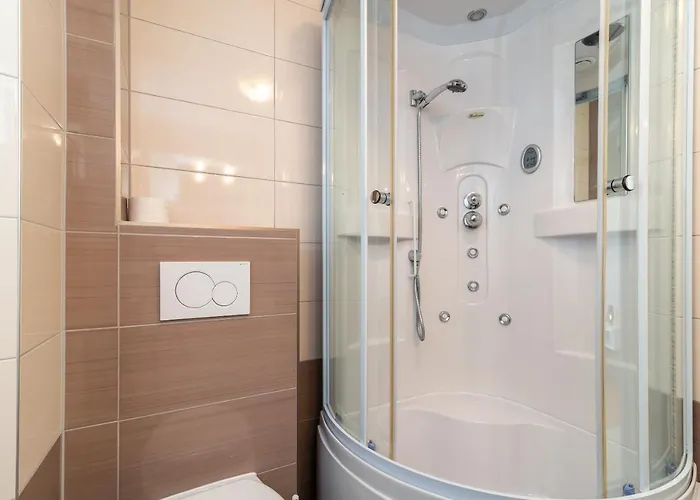 Leonarda * Τρογκίρ