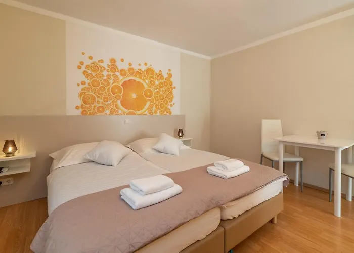 Leonarda * Τρογκίρ